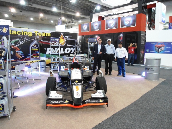 Presencia de Raloy Lubricantes en la Expo INA 2013 celebrada en Centro Banamex, en la Cuidad de Mxico los das 10, 11 y 12 de Abril de 2013, presentando a Raloy Racing Team con el auto de carreras y los pilotos Fabin Welter y Daniel Duval