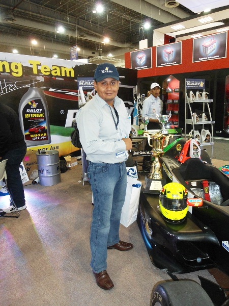 Presencia de Raloy Lubricantes en la Expo INA 2013 celebrada en Centro Banamex, en la Cuidad de Mxico los das 10, 11 y 12 de Abril de 2013, presentando a Raloy Racing Team con el auto de carreras y los pilotos Fabin Welter y Daniel Duval