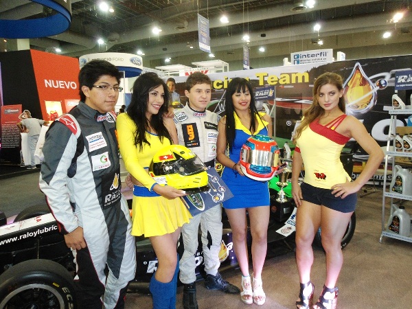 Presencia de Raloy Lubricantes en la Expo INA 2013 celebrada en Centro Banamex, en la Cuidad de Mxico los das 10, 11 y 12 de Abril de 2013, presentando a Raloy Racing Team con el auto de carreras y los pilotos Fabin Welter y Daniel Duval