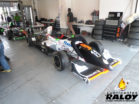 1ra. fecha de Carrera LATAM Fórmula 2000 celebrada en el Autódromo Hermanos Rodríguez en la Cuidad de México el día 28 de Abril de 2013, apoyando a nuestro piloto estrella Fabián Welter de Raloy Racing Team con el auto número 11