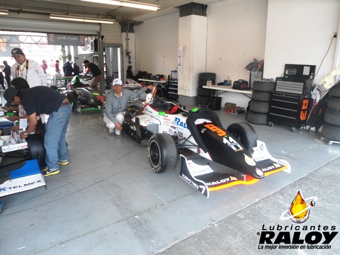 1ra. fecha de Carrera LATAM Fórmula 2000 celebrada en el Autódromo Hermanos Rodríguez en la Cuidad de México el día 28 de Abril de 2013, apoyando a nuestro piloto estrella Fabián Welter de Raloy Racing Team con el auto número 11