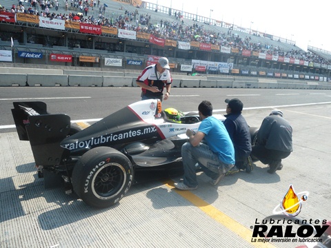 1ra. fecha de Carrera LATAM Fórmula 2000 celebrada en el Autódromo Hermanos Rodríguez en la Cuidad de México el día 28 de Abril de 2013, apoyando a nuestro piloto estrella Fabián Welter de Raloy Racing Team con el auto número 11