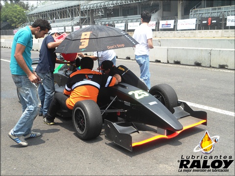 1ra. fecha de Carrera LATAM Fórmula 2000 celebrada en el Autódromo Hermanos Rodríguez en la Cuidad de México el día 28 de Abril de 2013, apoyando a nuestro piloto estrella Fabián Welter de Raloy Racing Team con el auto número 11