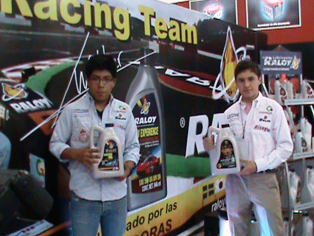 Presencia de Raloy Lubricantes en la Expo INA 2013 celebrada en Centro Banamex, en la Cuidad de Mxico los das 10, 11 y 12 de Abril de 2013, presentando a Raloy Racing Team con el auto de carreras y los pilotos Fabin Welter y Daniel Duval